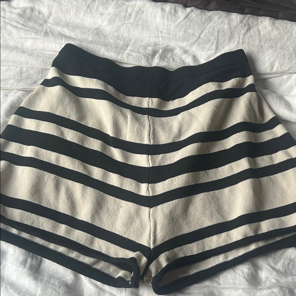 H&M Black and Cream Striped knit Shorts. Matching sweater also for sale. As set